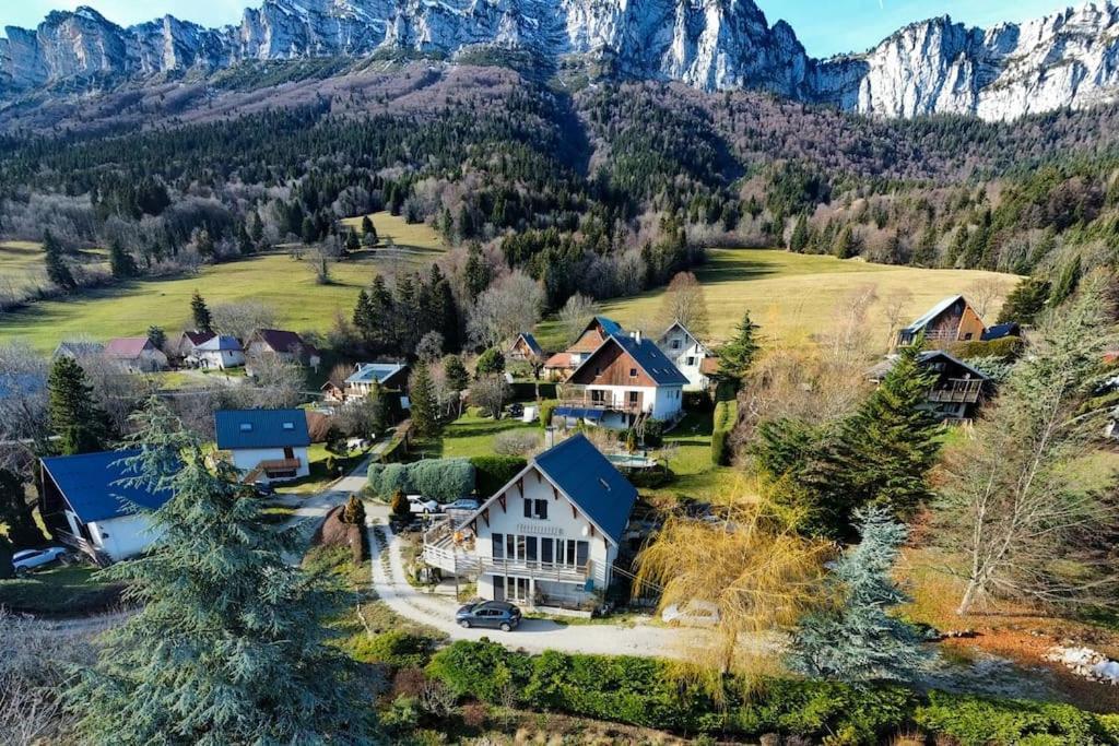 Maison Familiale En Montagne Avec Vue Merveilleuse Sur Le Massif De Belledonne Saint-Bernard  Exterior photo