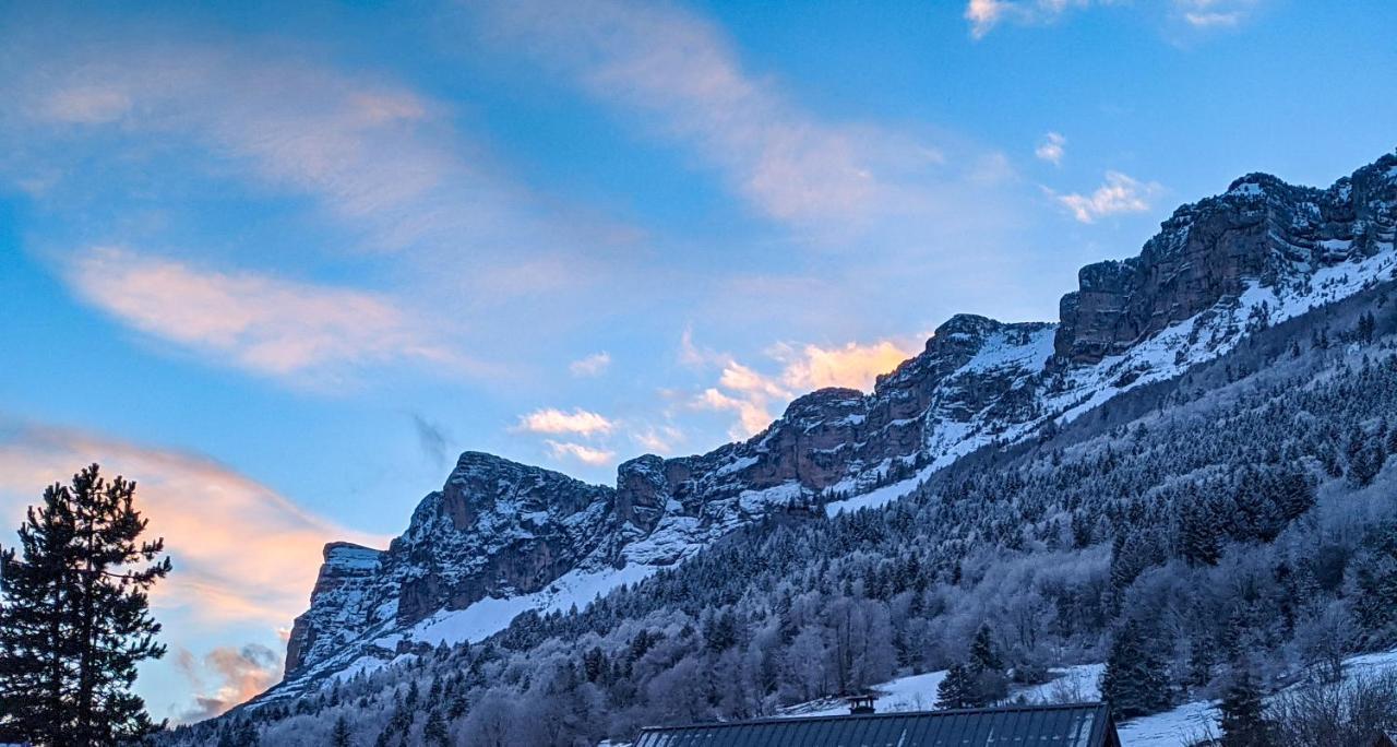 Maison Familiale En Montagne Avec Vue Merveilleuse Sur Le Massif De Belledonne Saint-Bernard  Exterior photo